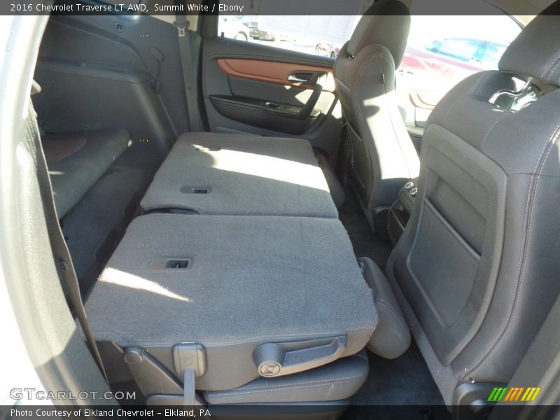 Summit White / Ebony 2016 Chevrolet Traverse LT AWD