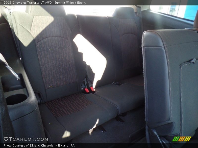 Summit White / Ebony 2016 Chevrolet Traverse LT AWD