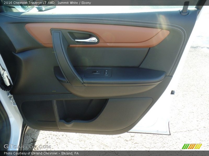 Summit White / Ebony 2016 Chevrolet Traverse LT AWD