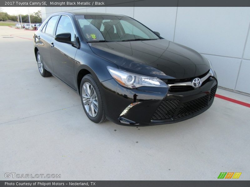 Midnight Black Metallic / Black 2017 Toyota Camry SE
