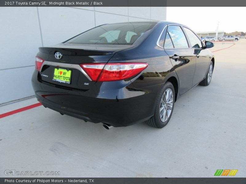 Midnight Black Metallic / Black 2017 Toyota Camry SE