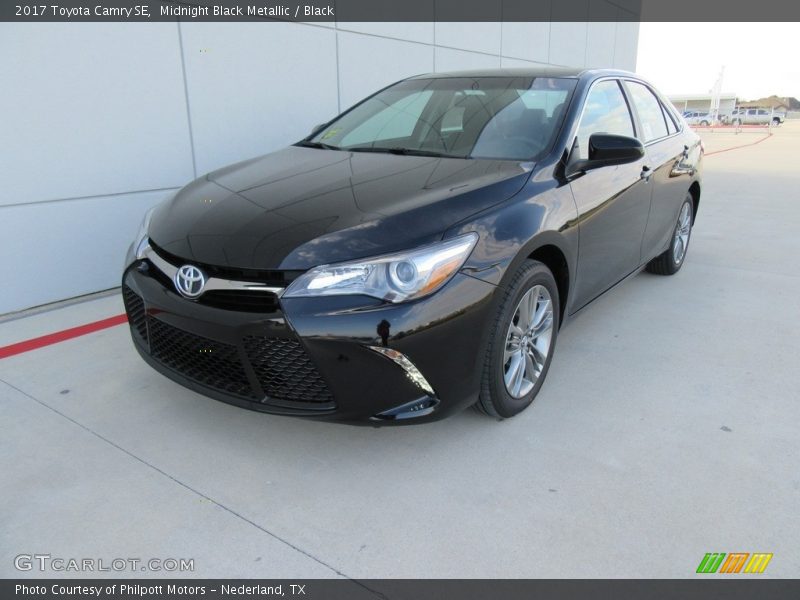 Midnight Black Metallic / Black 2017 Toyota Camry SE