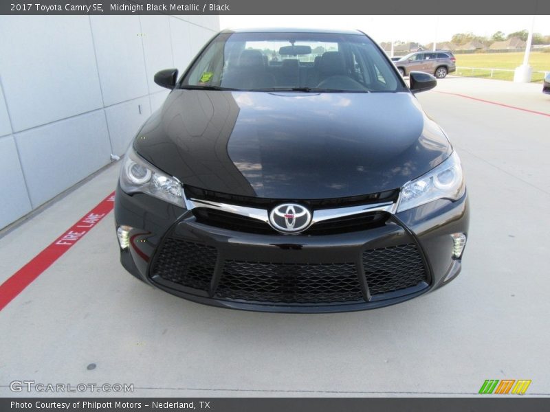 Midnight Black Metallic / Black 2017 Toyota Camry SE