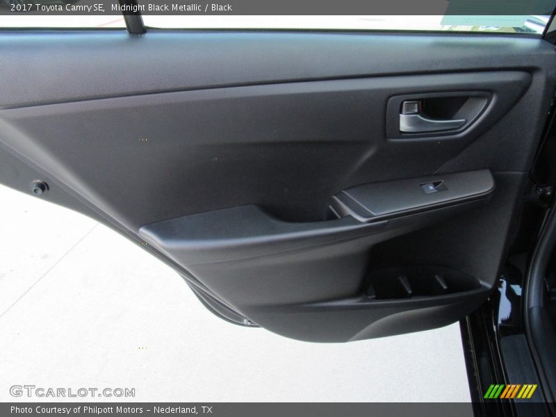 Midnight Black Metallic / Black 2017 Toyota Camry SE
