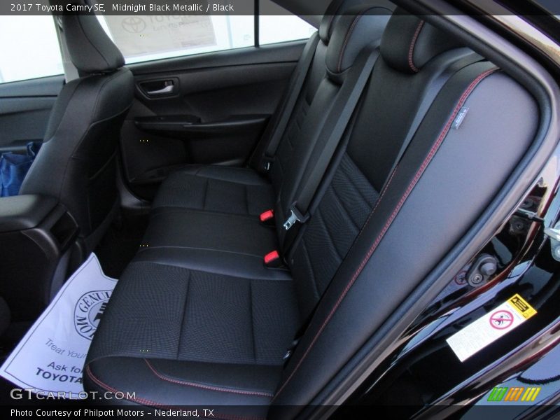 Midnight Black Metallic / Black 2017 Toyota Camry SE