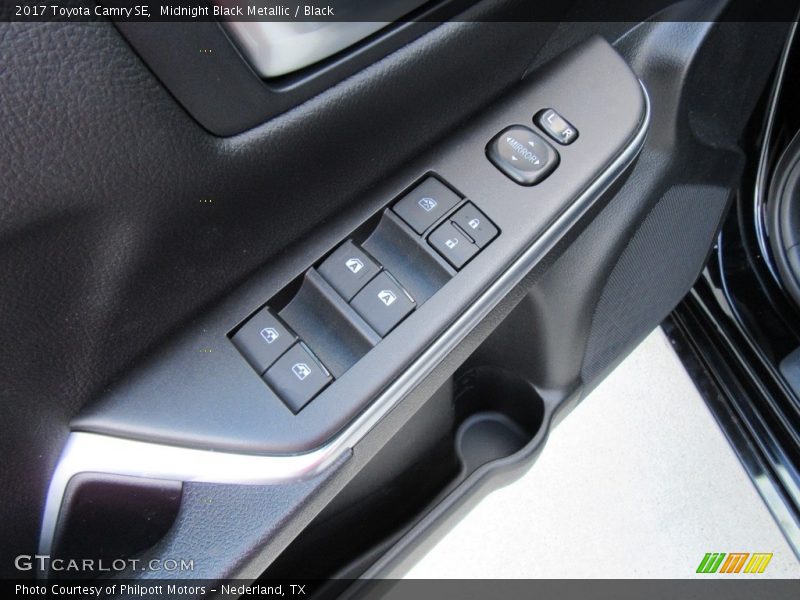 Midnight Black Metallic / Black 2017 Toyota Camry SE