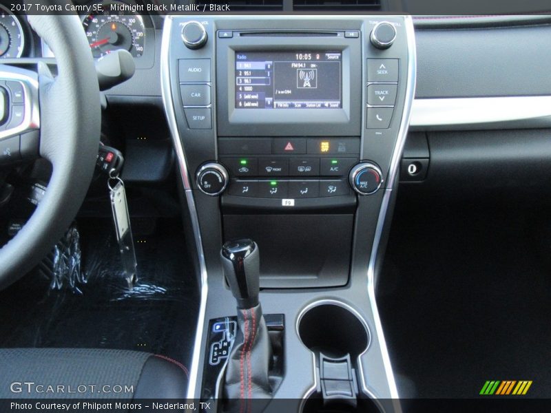 Midnight Black Metallic / Black 2017 Toyota Camry SE