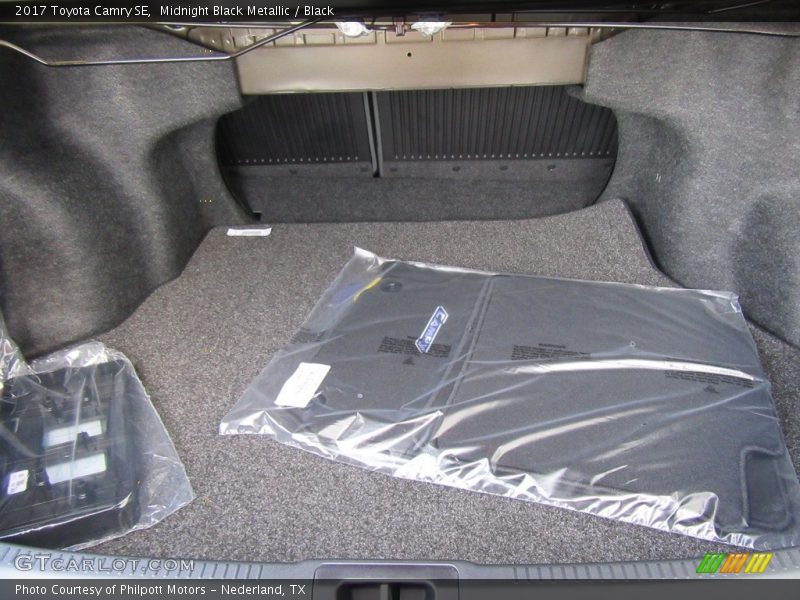 Midnight Black Metallic / Black 2017 Toyota Camry SE