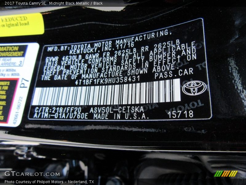 Midnight Black Metallic / Black 2017 Toyota Camry SE