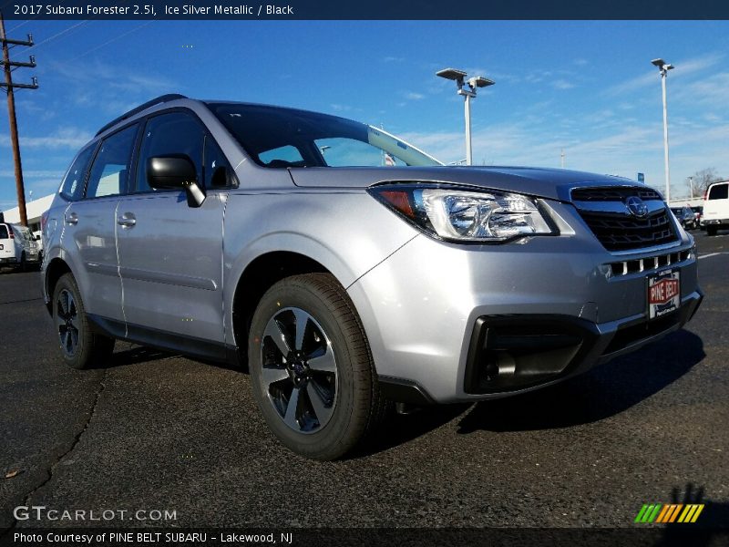 Ice Silver Metallic / Black 2017 Subaru Forester 2.5i