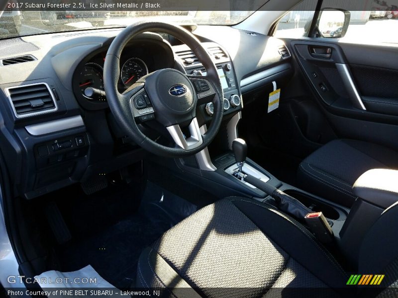 Ice Silver Metallic / Black 2017 Subaru Forester 2.5i