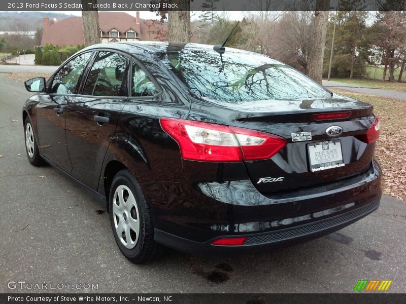 Tuxedo Black / Charcoal Black 2013 Ford Focus S Sedan