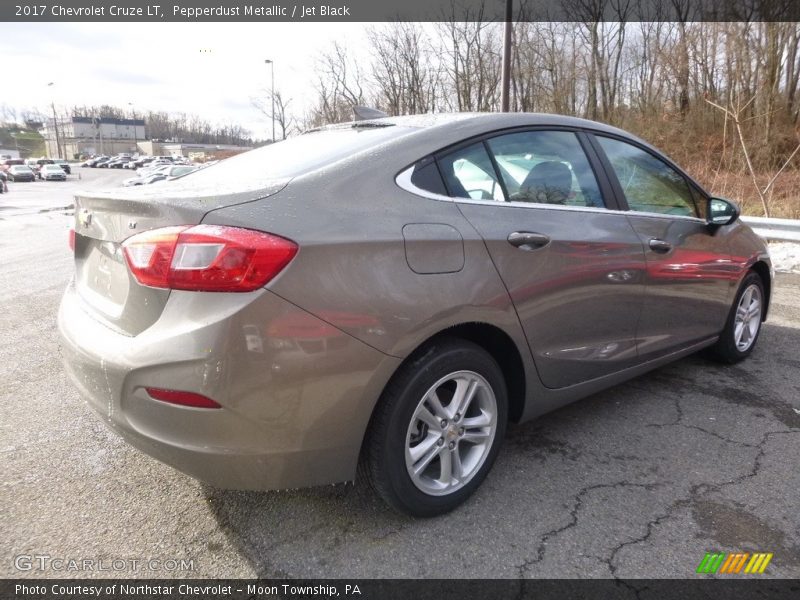 Pepperdust Metallic / Jet Black 2017 Chevrolet Cruze LT