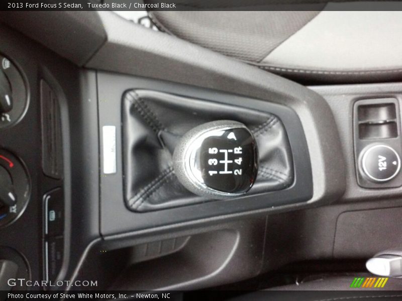 Tuxedo Black / Charcoal Black 2013 Ford Focus S Sedan