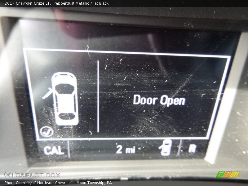 Pepperdust Metallic / Jet Black 2017 Chevrolet Cruze LT