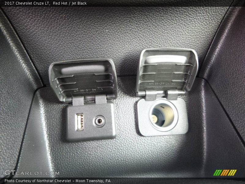 Red Hot / Jet Black 2017 Chevrolet Cruze LT