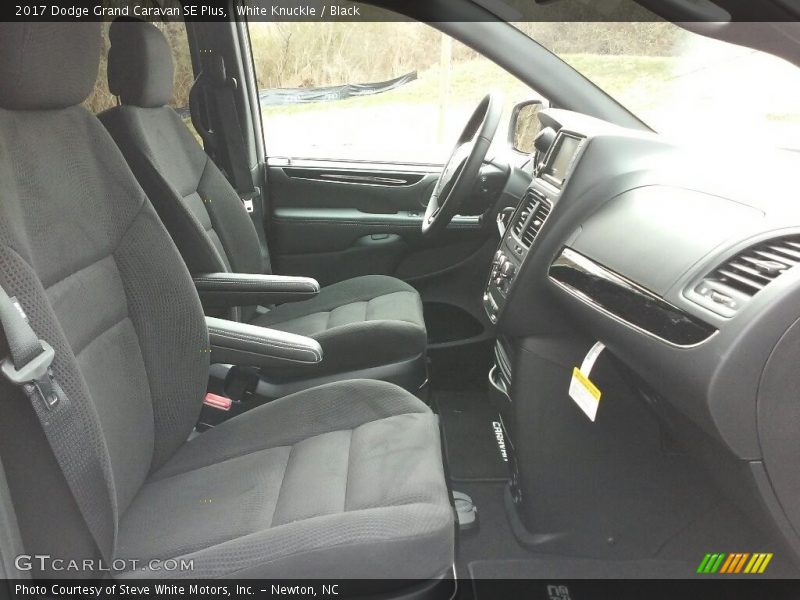 White Knuckle / Black 2017 Dodge Grand Caravan SE Plus
