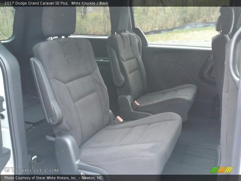 White Knuckle / Black 2017 Dodge Grand Caravan SE Plus