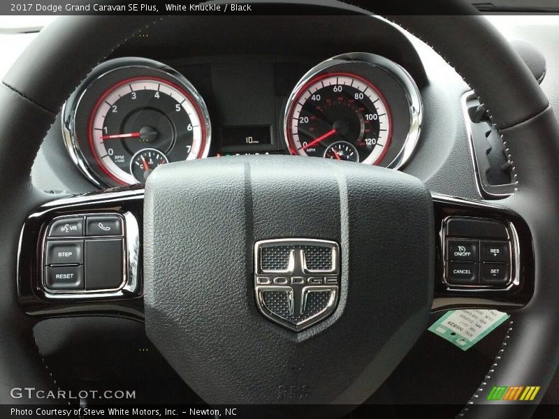 White Knuckle / Black 2017 Dodge Grand Caravan SE Plus