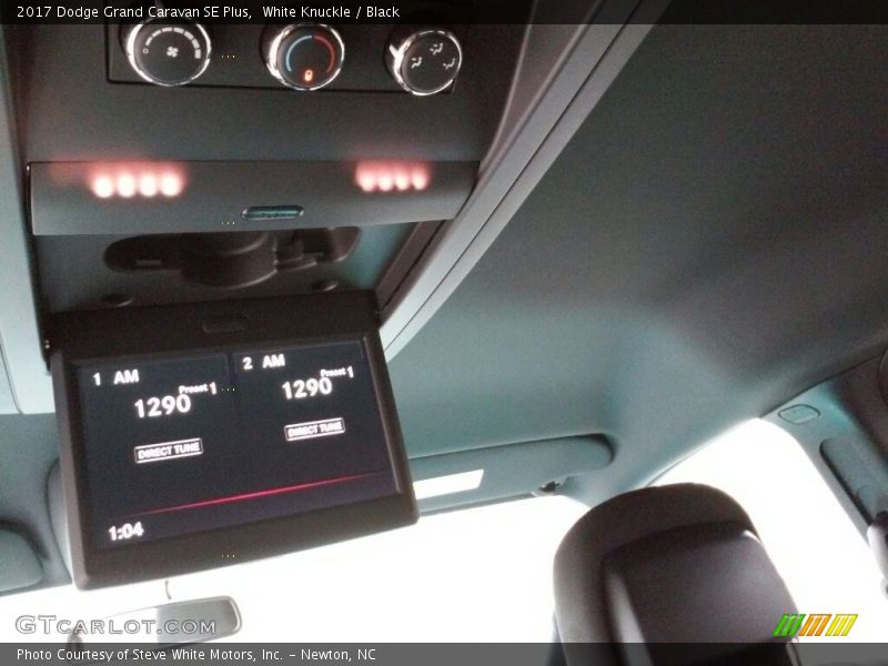 White Knuckle / Black 2017 Dodge Grand Caravan SE Plus