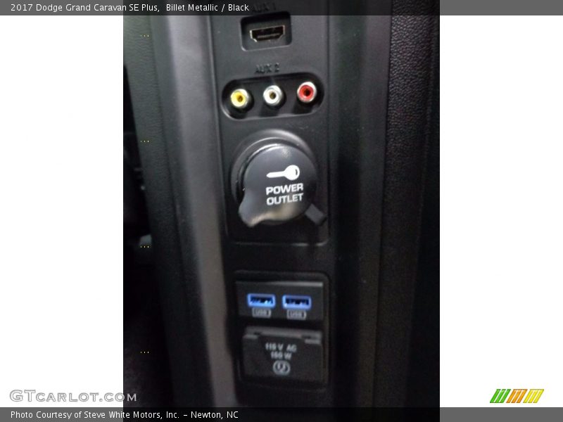 Billet Metallic / Black 2017 Dodge Grand Caravan SE Plus