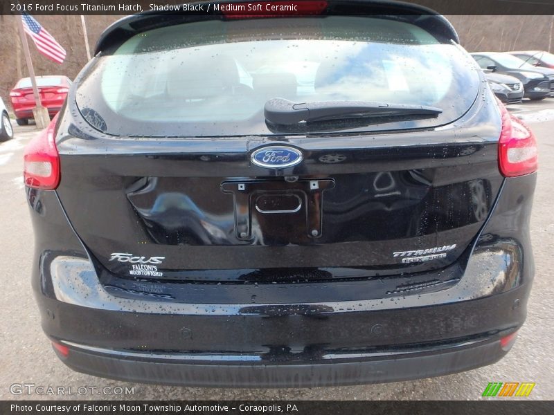 Shadow Black / Medium Soft Ceramic 2016 Ford Focus Titanium Hatch