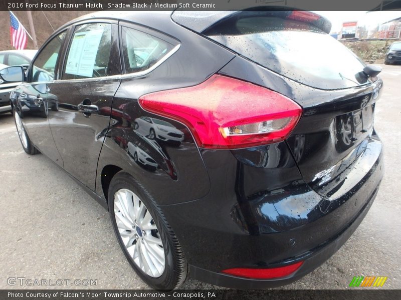 Shadow Black / Medium Soft Ceramic 2016 Ford Focus Titanium Hatch