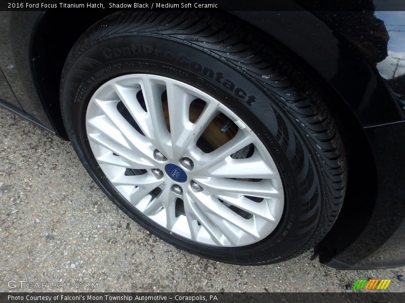 Shadow Black / Medium Soft Ceramic 2016 Ford Focus Titanium Hatch