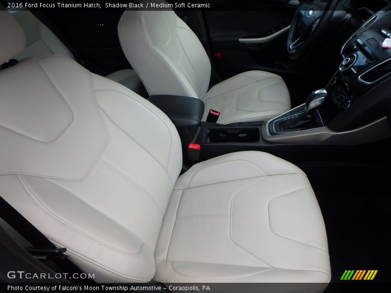 Shadow Black / Medium Soft Ceramic 2016 Ford Focus Titanium Hatch