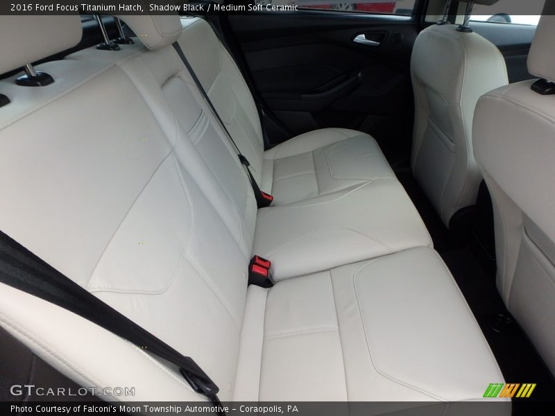 Shadow Black / Medium Soft Ceramic 2016 Ford Focus Titanium Hatch