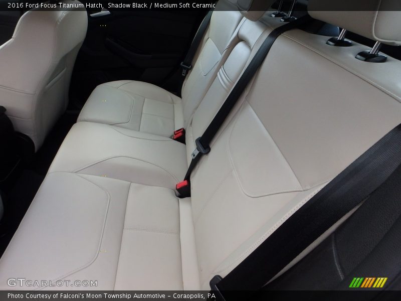 Shadow Black / Medium Soft Ceramic 2016 Ford Focus Titanium Hatch