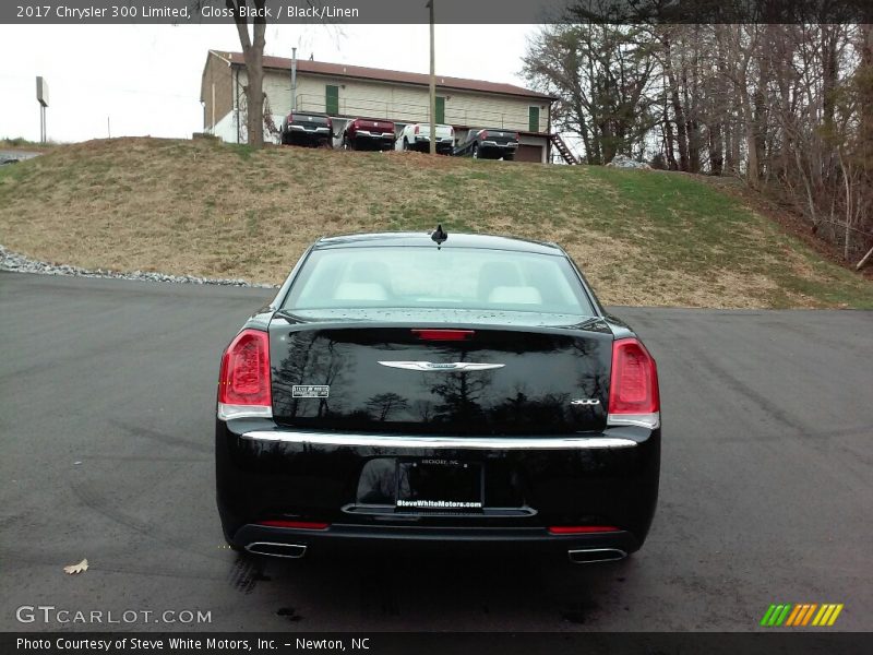 Gloss Black / Black/Linen 2017 Chrysler 300 Limited