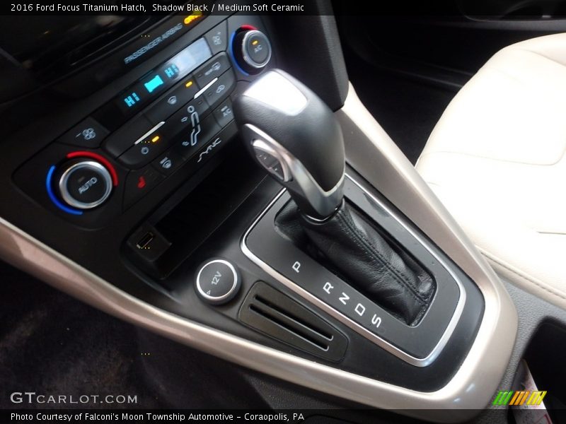 Shadow Black / Medium Soft Ceramic 2016 Ford Focus Titanium Hatch