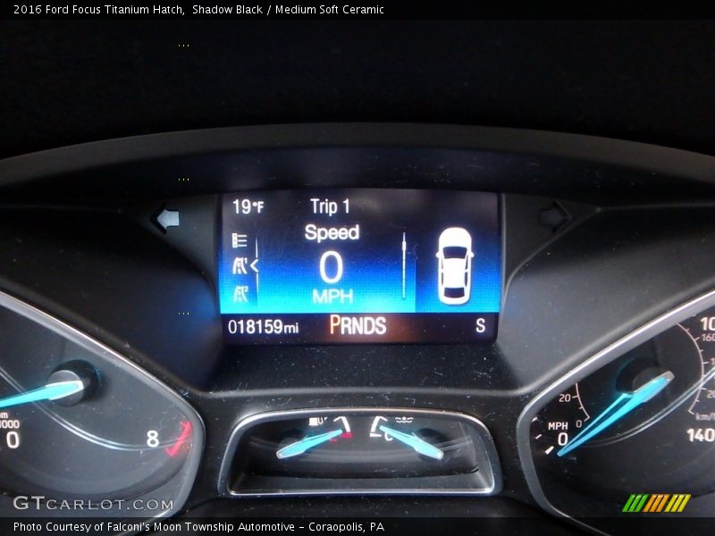 Shadow Black / Medium Soft Ceramic 2016 Ford Focus Titanium Hatch
