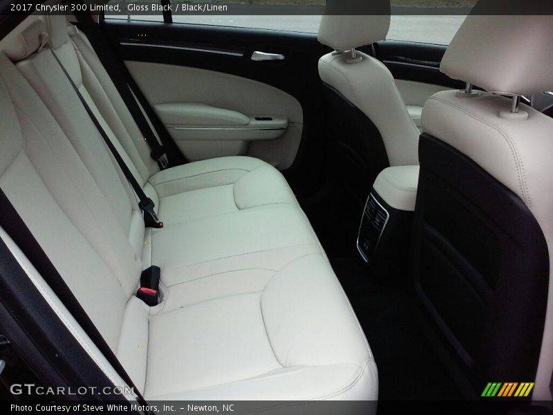 Gloss Black / Black/Linen 2017 Chrysler 300 Limited