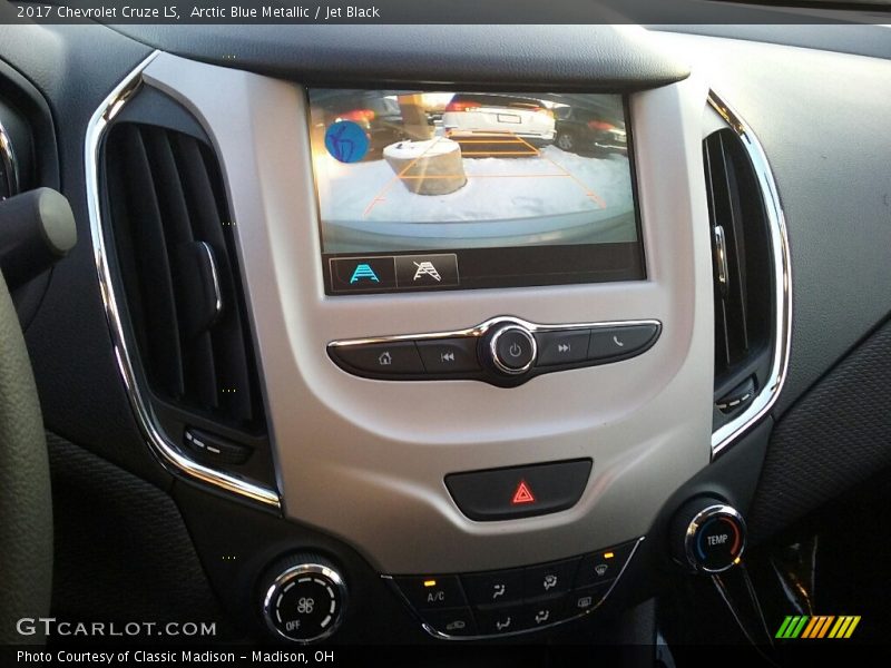 Arctic Blue Metallic / Jet Black 2017 Chevrolet Cruze LS