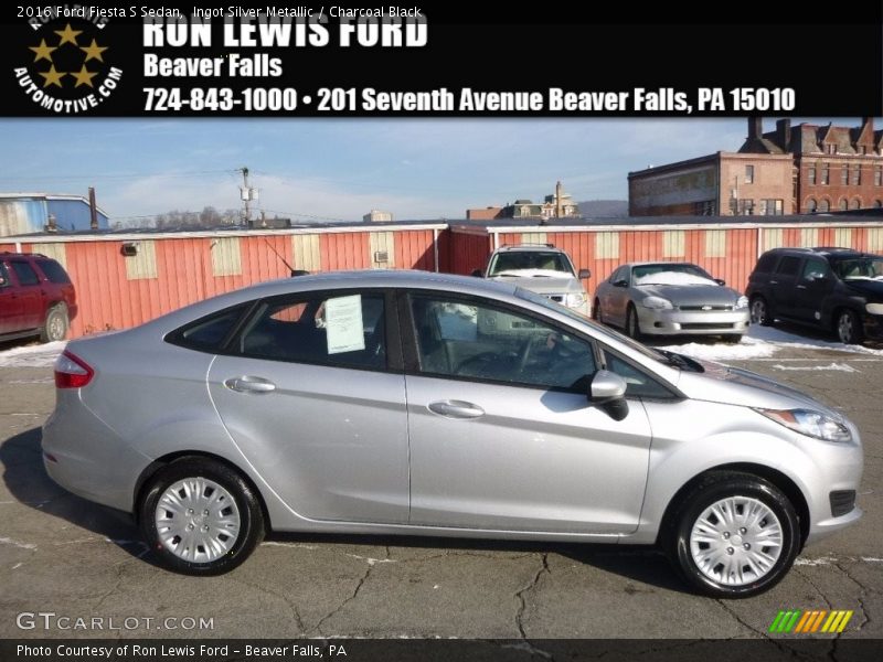 Ingot Silver Metallic / Charcoal Black 2016 Ford Fiesta S Sedan
