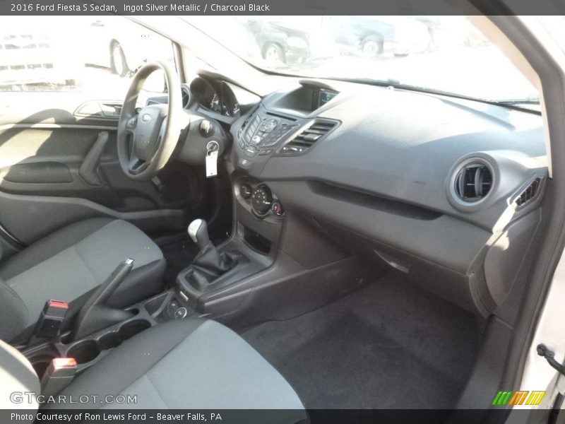Ingot Silver Metallic / Charcoal Black 2016 Ford Fiesta S Sedan