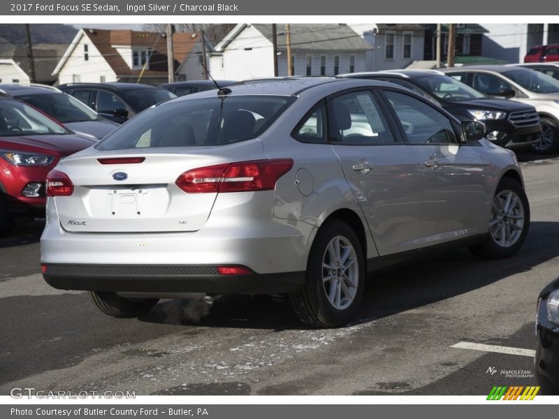 Ingot Silver / Charcoal Black 2017 Ford Focus SE Sedan