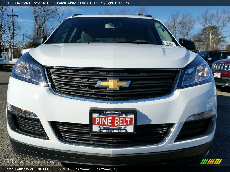 Summit White / Dark Titanium/Light Titanium 2017 Chevrolet Traverse LS