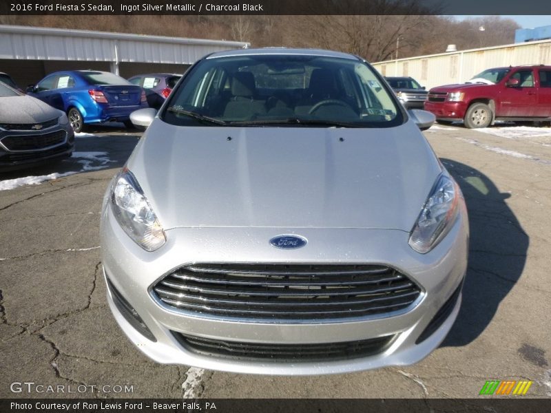 Ingot Silver Metallic / Charcoal Black 2016 Ford Fiesta S Sedan