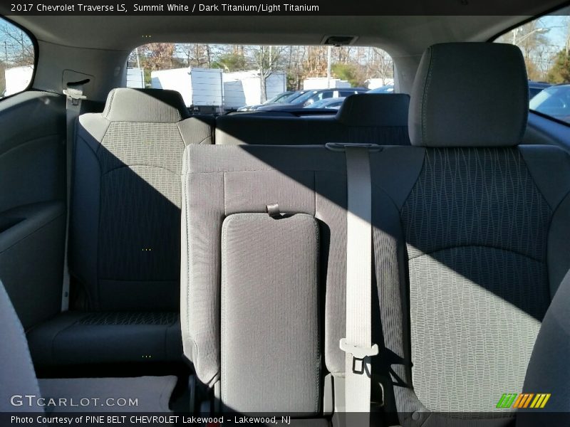 Summit White / Dark Titanium/Light Titanium 2017 Chevrolet Traverse LS