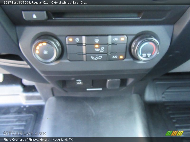 Oxford White / Earth Gray 2017 Ford F150 XL Regular Cab