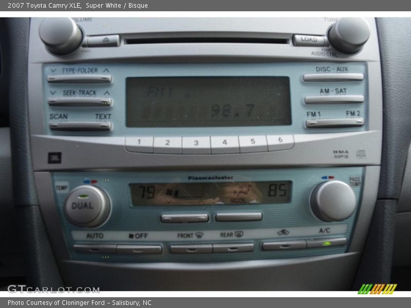 Super White / Bisque 2007 Toyota Camry XLE