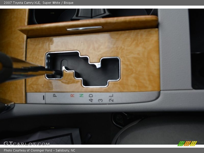 Super White / Bisque 2007 Toyota Camry XLE