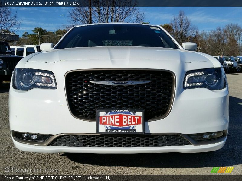 Bright White / Black 2017 Chrysler 300 S
