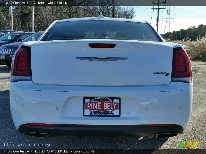 Bright White / Black 2017 Chrysler 300 S