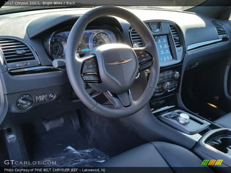 Bright White / Black 2017 Chrysler 300 S
