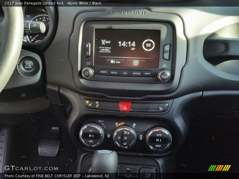 Alpine White / Black 2017 Jeep Renegade Limited 4x4