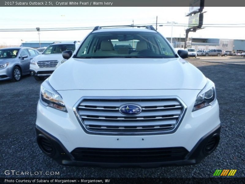 Crystal White Pearl / Warm Ivory 2017 Subaru Outback 2.5i